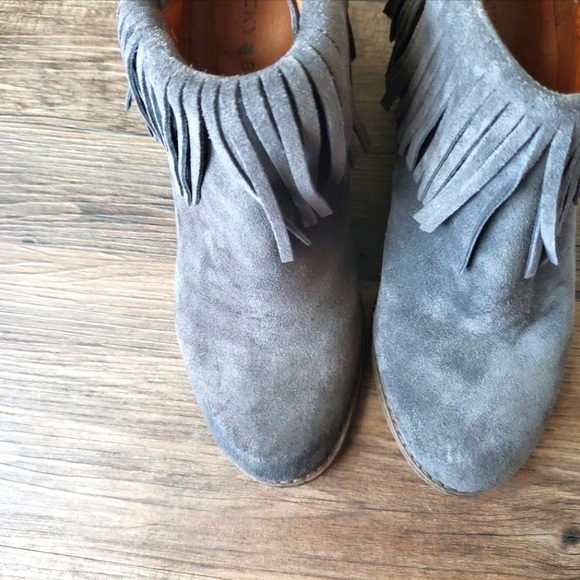 Lucky Brand | Yachin Fringe Booties - Picture 10 of 14